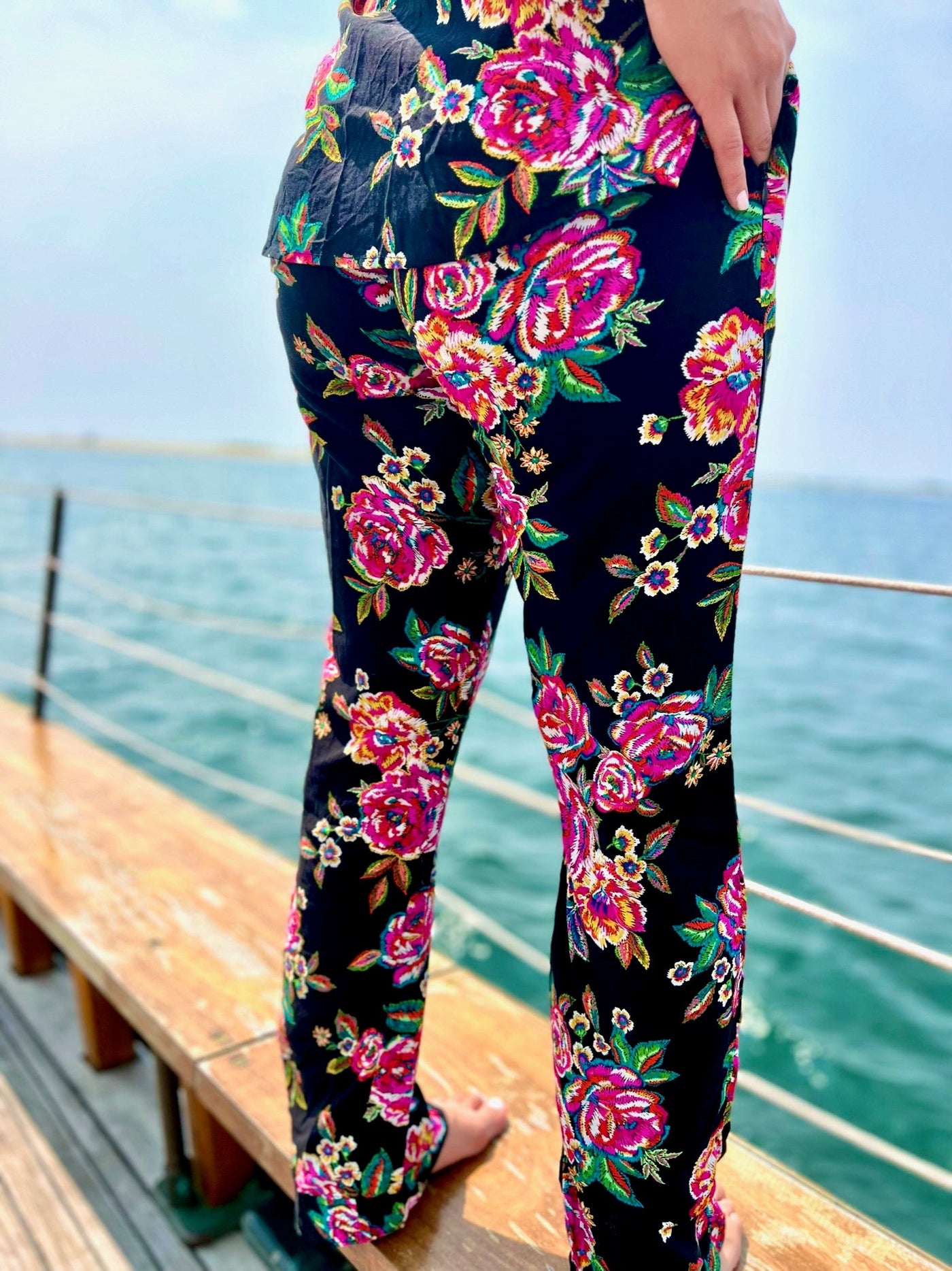 neon carnations lounge pant