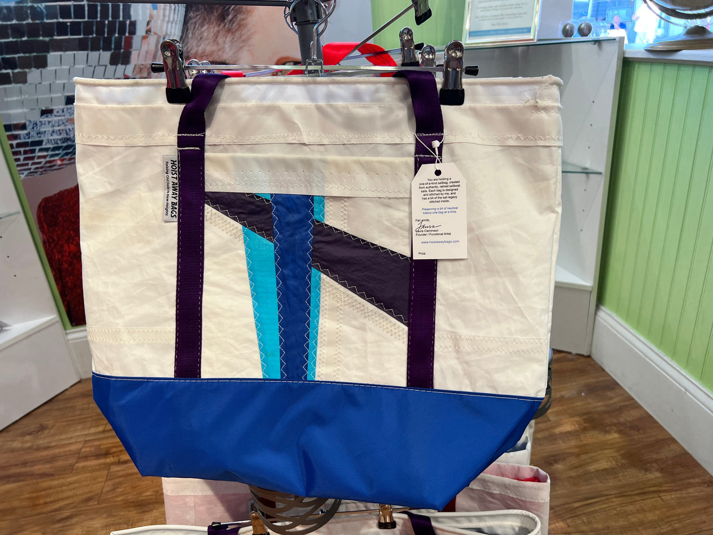 Hoist Away 'Stowaway Medium Bag'