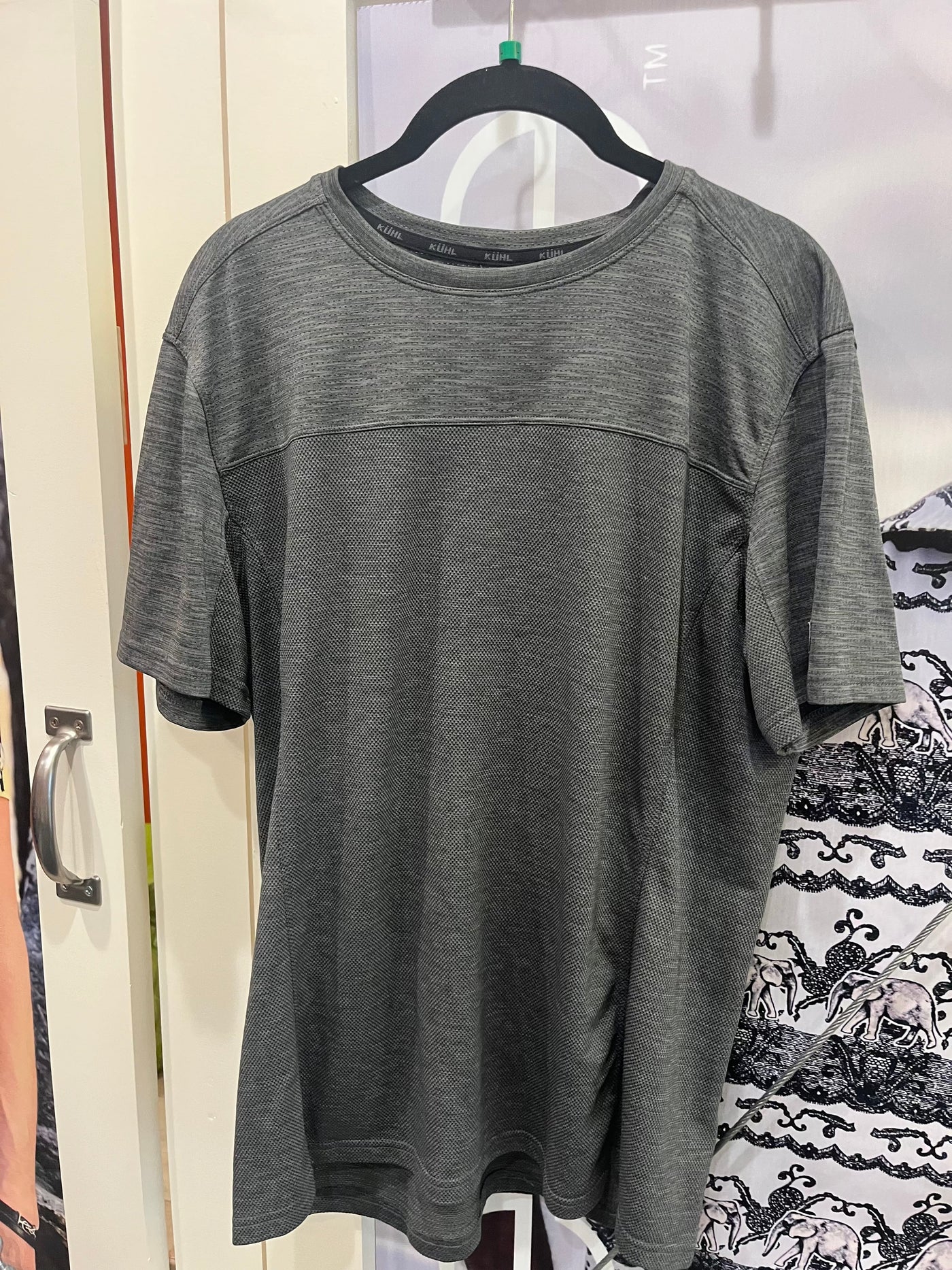kuhl engineered SS M charcoal gray