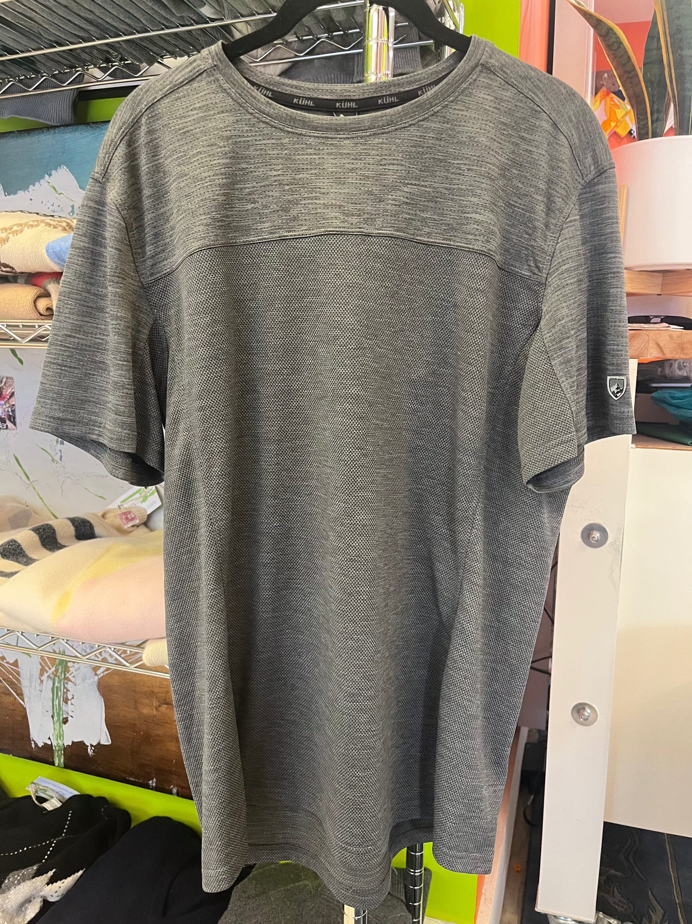 kuhl engineered SS M charcoal gray