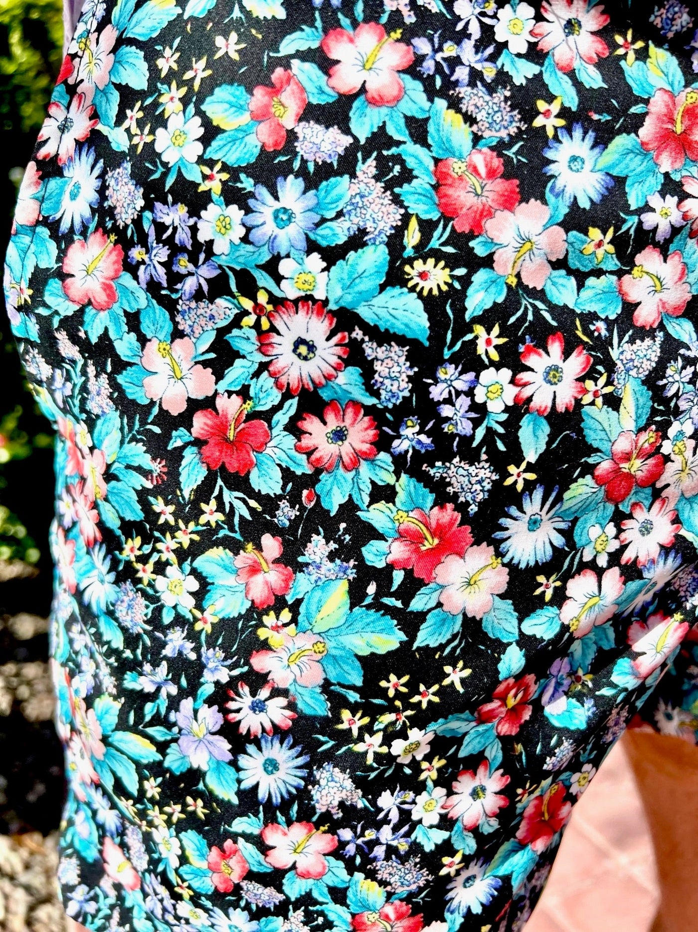 black fine floral short